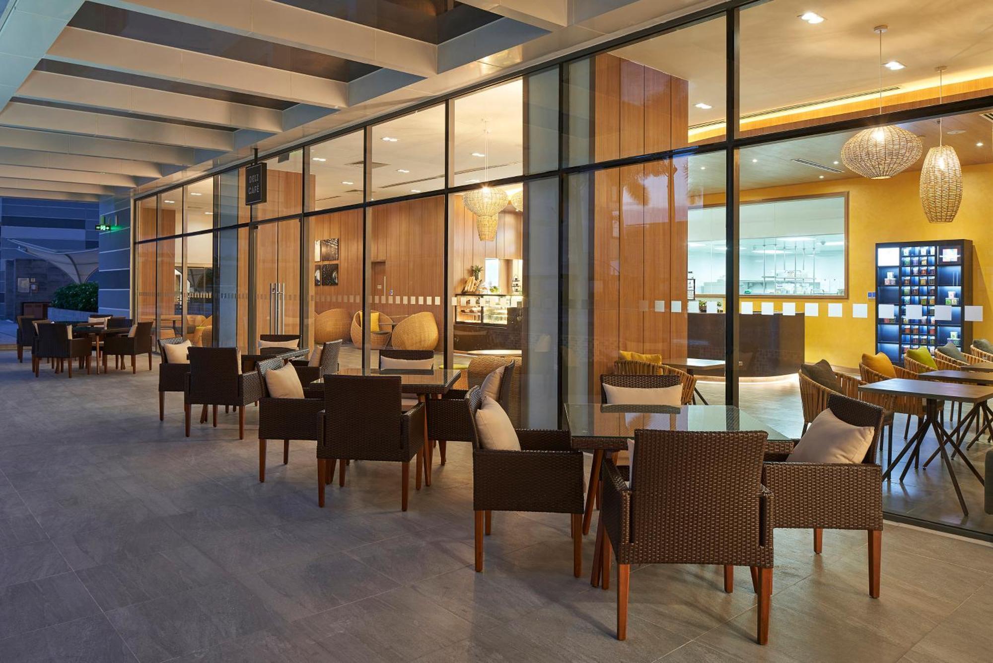 Holiday Inn & Suites Saigon Airport By Ihg Ho Chi Minh City Bagian luar foto