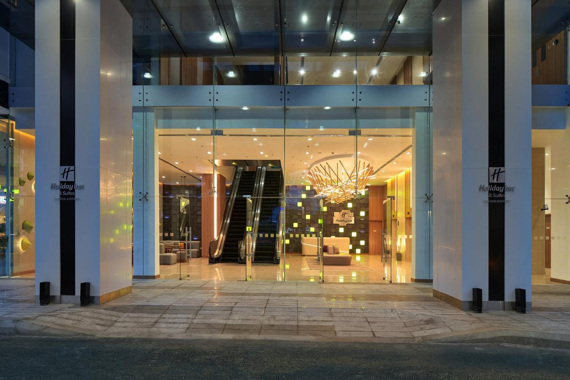 Holiday Inn & Suites Saigon Airport By Ihg Ho Chi Minh City Bagian luar foto