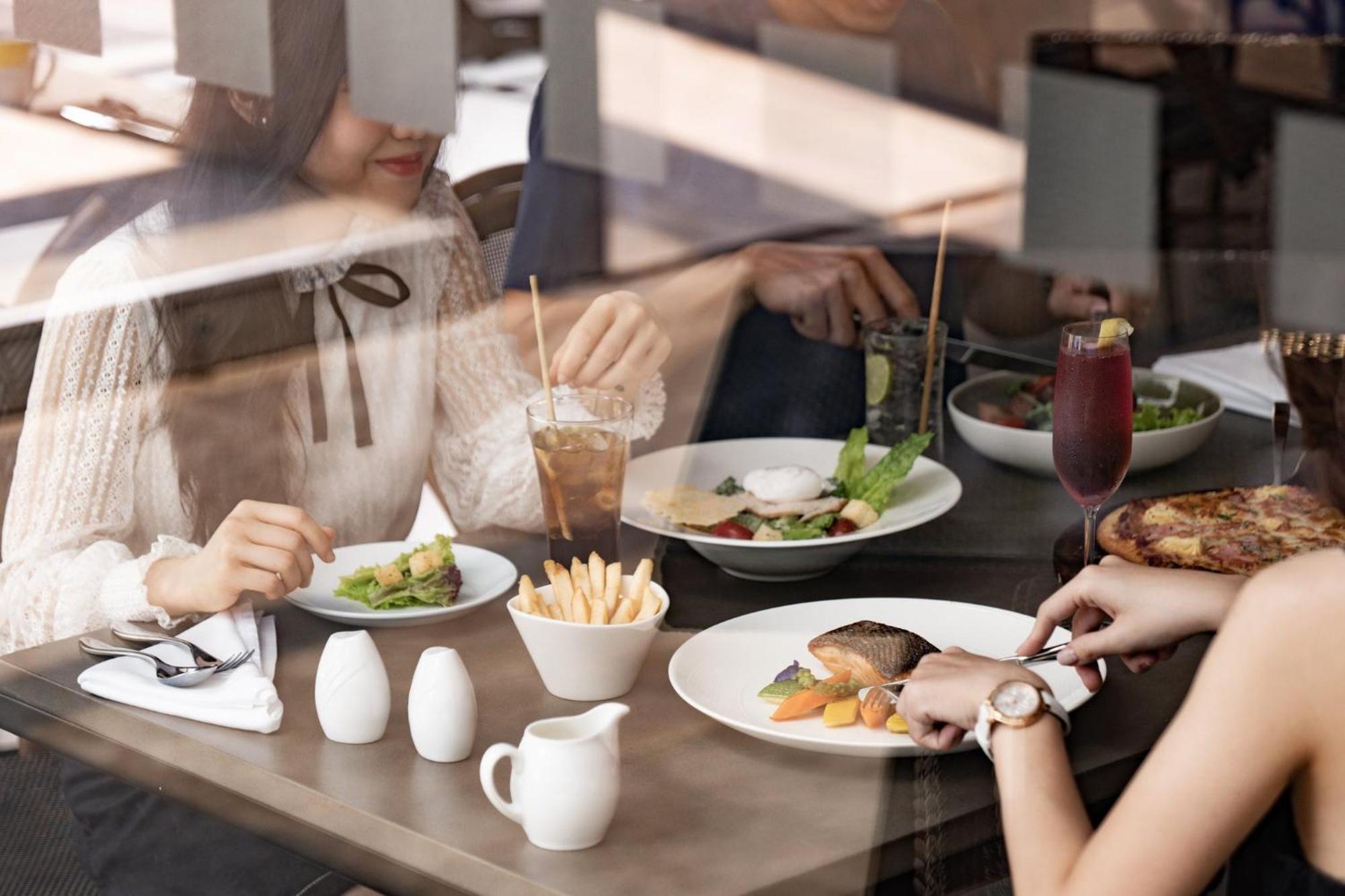 Holiday Inn & Suites Saigon Airport By Ihg Ho Chi Minh City Bagian luar foto